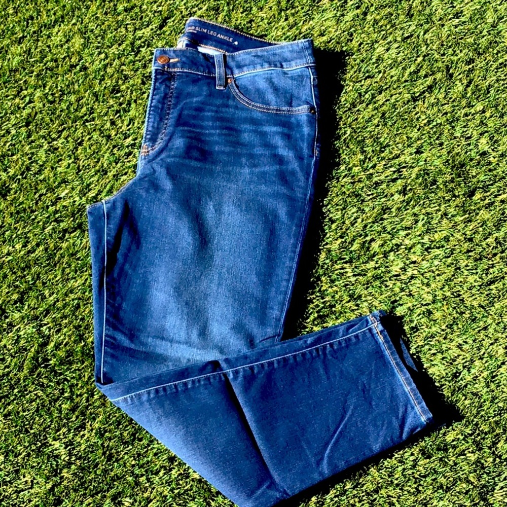 Chico’s So Slimming Girlfriend Slim Leg Ankle size 2.5R